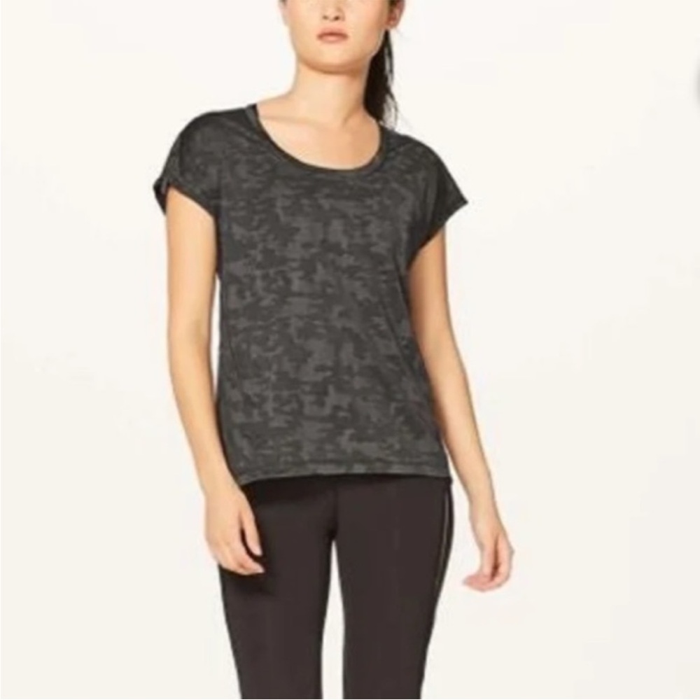 Lululemon Miles Ahead Camo Short Sleeve Green Size 10